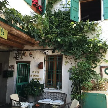 Alojamento de Acomodação e Pequeno-almoço La Casa Di Marla Sirmione